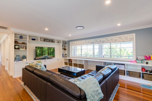 Tv unit 2pac white door shaker style