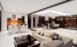 Gloss 2pac doors and stainless steel in this Dream Kitchen