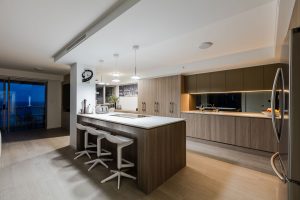Appartment with open kitchen and ocean view Gold Coast