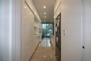 modern 2 pac white gloss kitchen Gold Coast